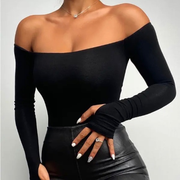 Black off the shoulder top - Picture 2 of 6